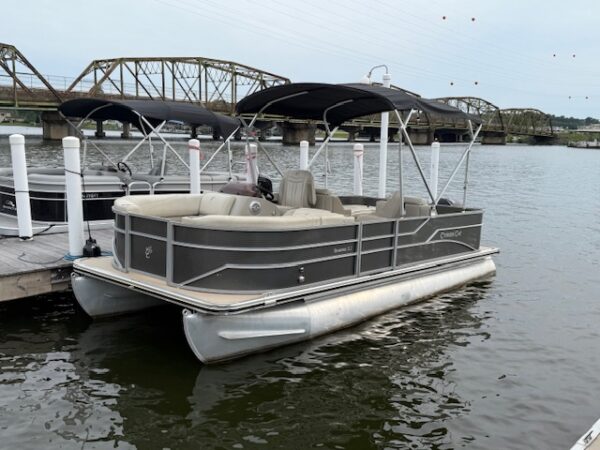 Cypress Cay 212 | 90HP | 20' | 10 Person Max (Unit 1) - Image 1
