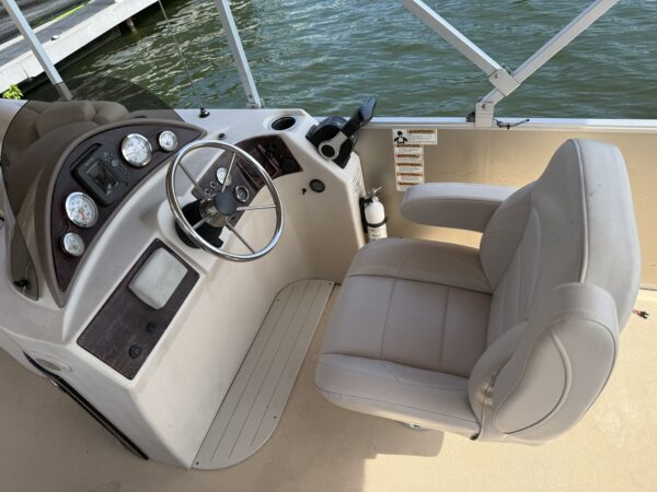 Sylvan Mirage | 90HP | 20' | <br> 10 Person Max (Unit 4) - Image 7
