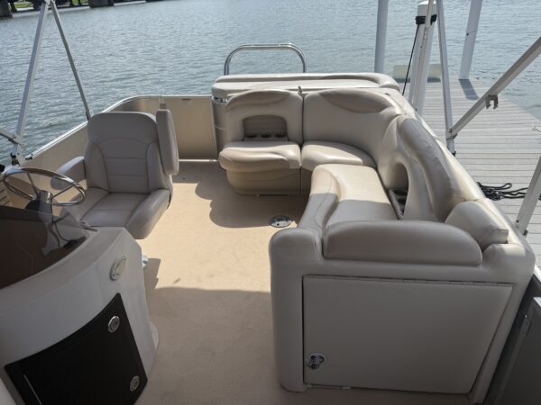 Sylvan Mirage | 90HP | 20' | <br> 10 Person Max (Unit 4) - Image 6